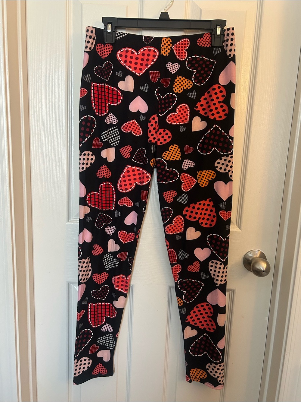 Women's Black Heart Print Leggings - Pink & Red